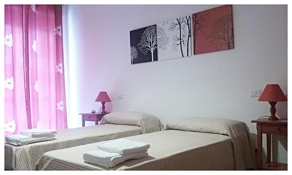קליארי Flamingo B&B חדר תמונה