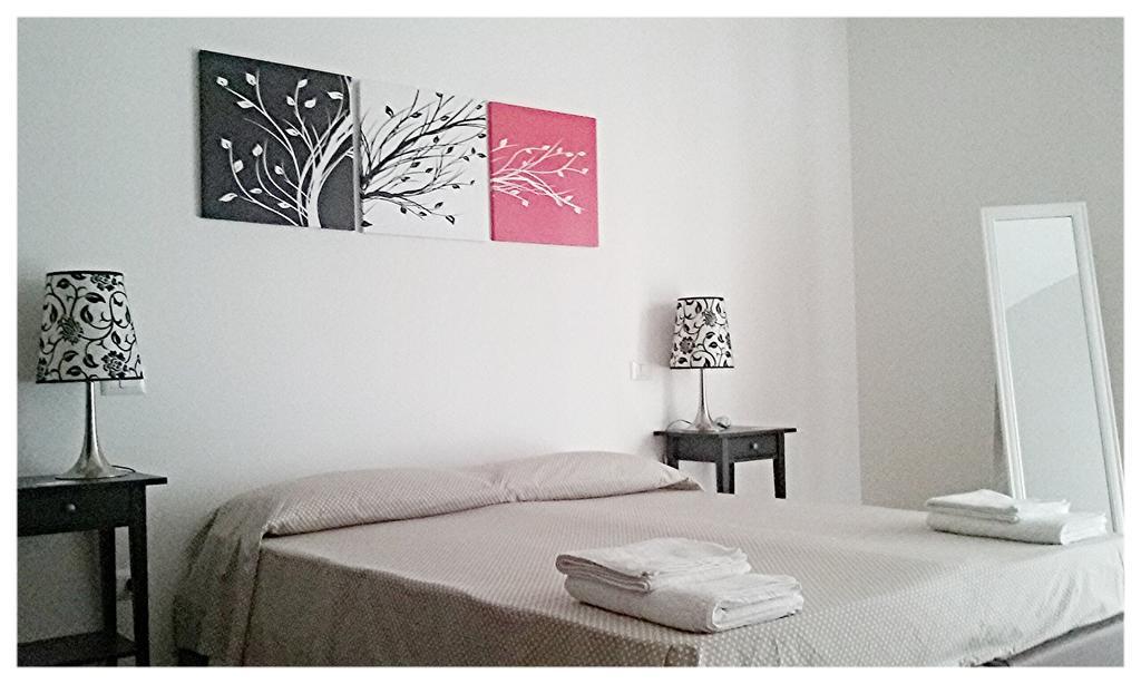 קליארי Flamingo B&B חדר תמונה
